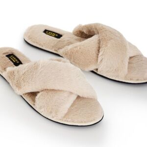 AVENUE EVANS WIDE FIT Jojo Cross Slipper - cream Sizes 9-12W